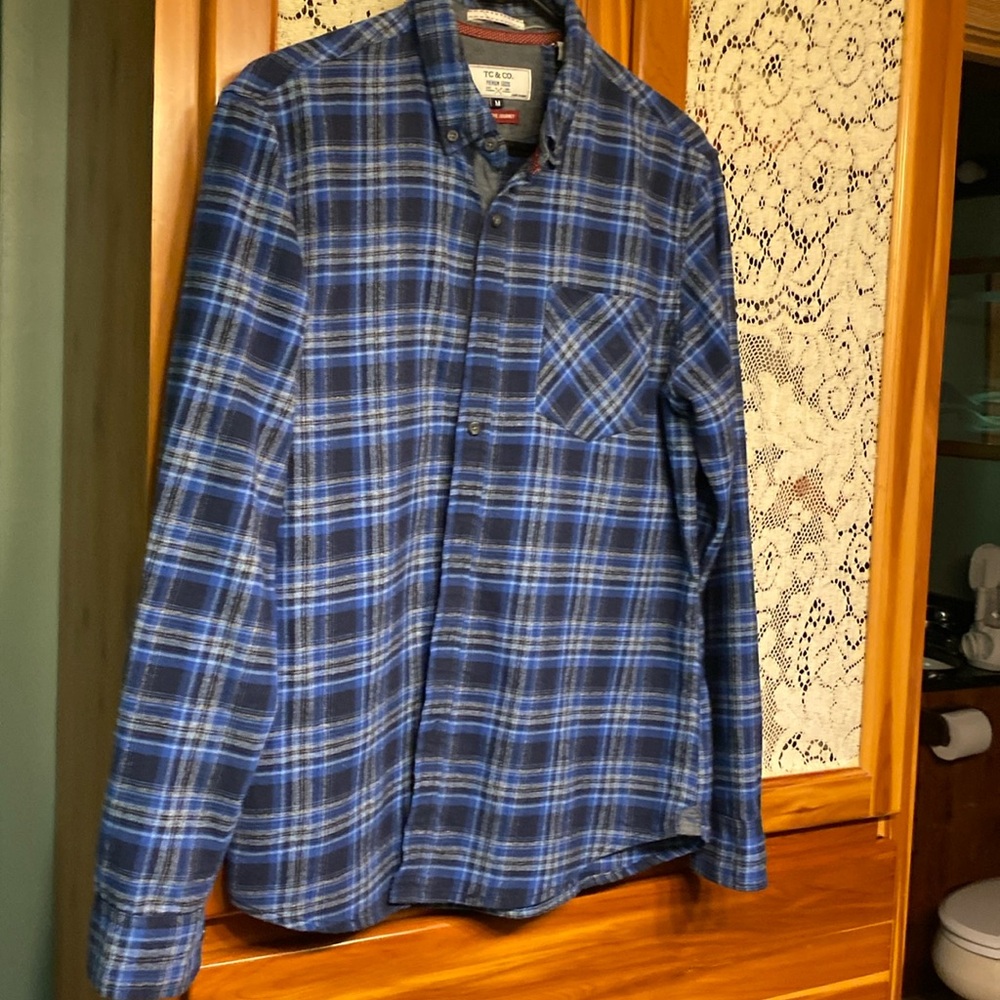 Men’s TC & Co long sleeved flannel shirt